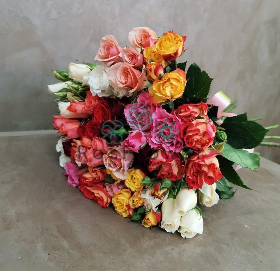 Букет пестрое настроение в Заворово Букет цветов из: Розы в Заворово