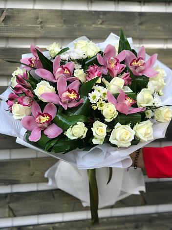 Букет цветов из: Розы и Хризантемы в Заворово