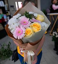 Букет цветов из:  Герберы, Розы и Хризантемы в Заворово