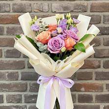 Букет цветов из:  Лизиантусы и Розы в Заворово