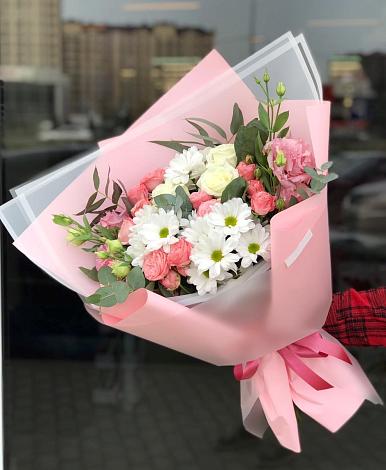 Букет цветов из: Розы, Лизиантусы и Хризантемы в Заворово